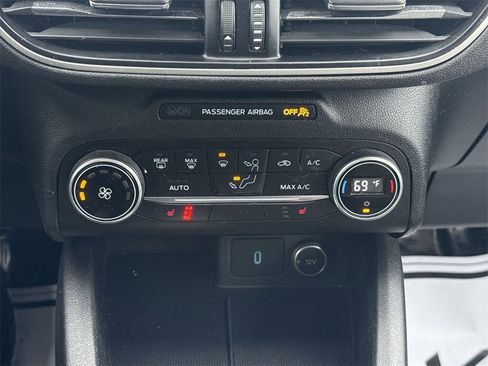 Used 2020 Ford Escape SE image 16