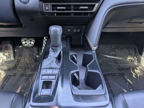 Used 2025 Toyota Camry SE image 18