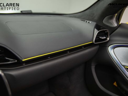Used 2025 McLaren Artura Spider image 31