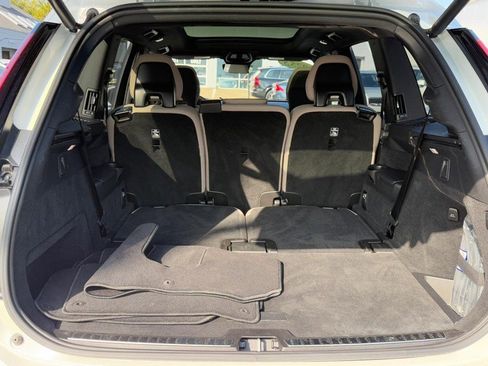 Certified 2025 Volvo XC90 B6 Plus image 5