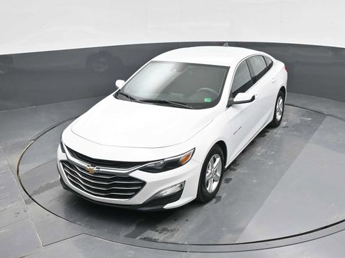 Used 2022 Chevrolet Malibu LS w/ Driver Confidence Package II FWD image 23