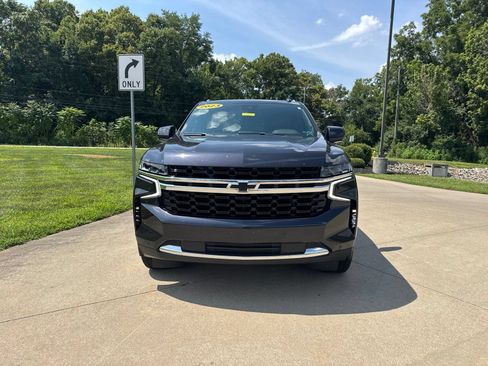 Used 2023 Chevrolet Suburban LS AWD/4WD image 2