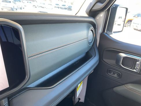 New 2026 Jeep Gladiator Mojave AWD/4WD image 25