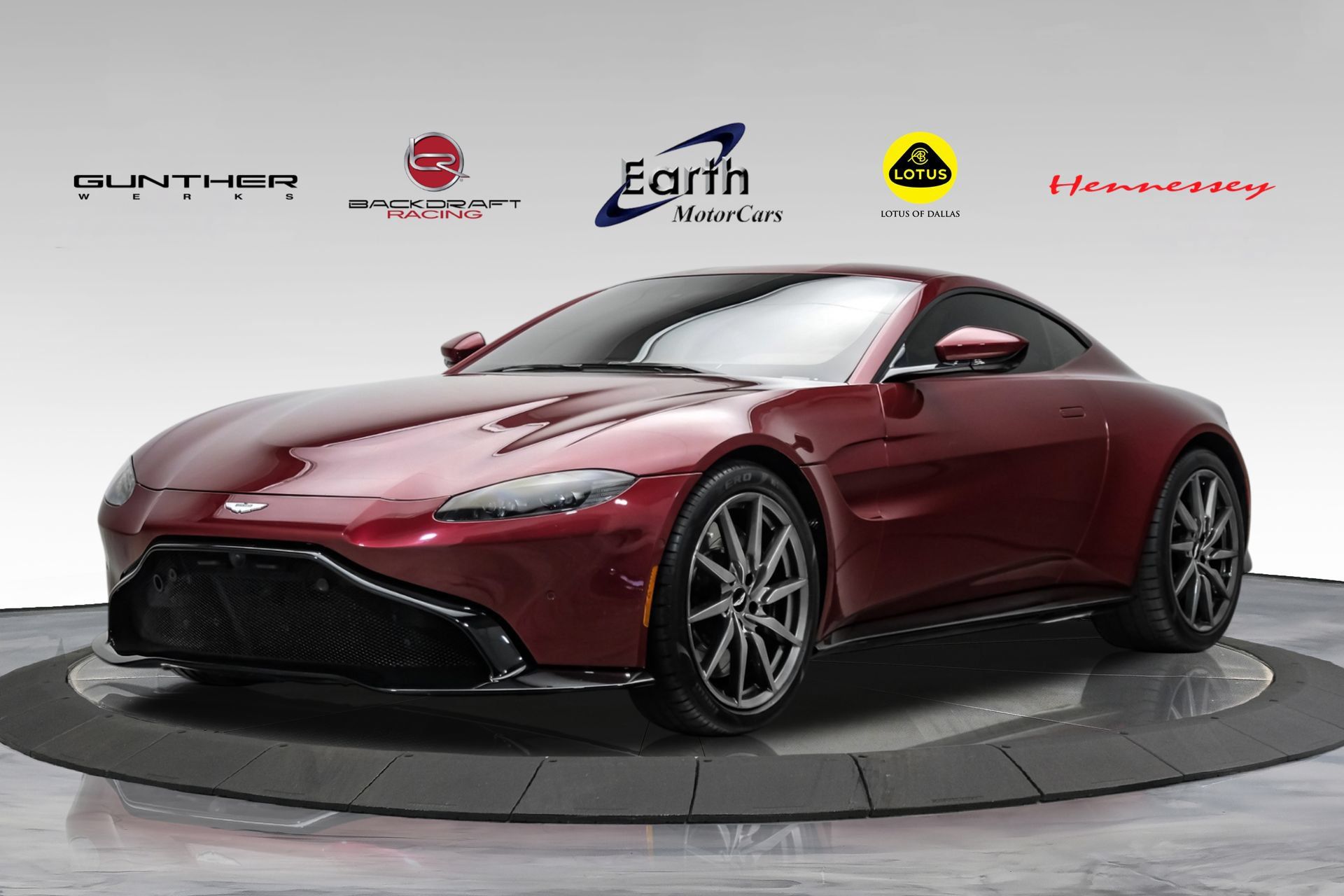 Used 2020 Aston Martin V8 Vantage Coupe RWD image 1
