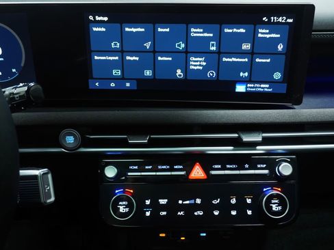 Certified 2025 Hyundai Tucson Limited AWD/4WD image 19