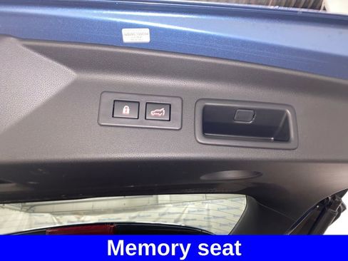 Used 2025 Subaru Forester Touring AWD/4WD image 19