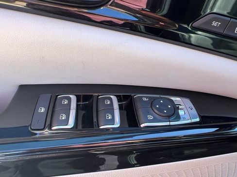 Used 2024 Kia Carnival SX image 18