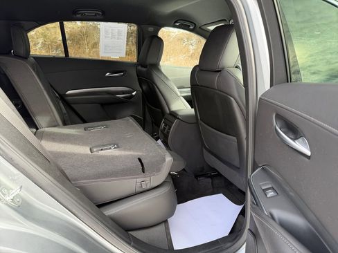 Used 2025 Cadillac XT4 Premium Luxury image 31