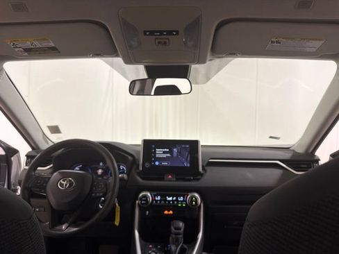 Used 2024 Toyota RAV4 LE AWD/4WD image 24
