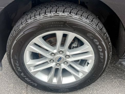 Used 2021 Ford Expedition Max XLT AWD/4WD image 9