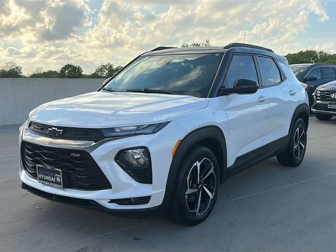 Used 2021 Chevrolet TrailBlazer RS w/ Sun and Liftgate Package image 9