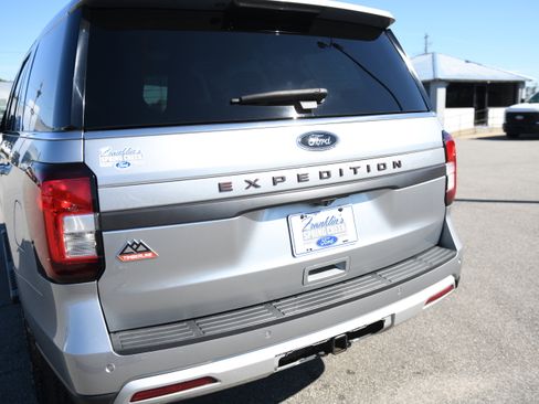 Used 2023 Ford Expedition Timberline image 13