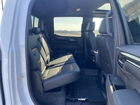 Used 2024 GMC Sierra 1500 AT4 w/ Technology Package image 15