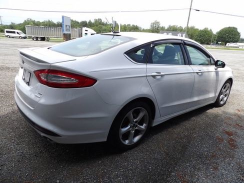 Used 2016 Ford Fusion SE w/ Equipment Group 201A FWD image 5