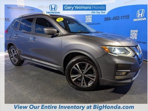 Used 2017 Nissan Rogue SL w/ SL Premium Package FWD image 2