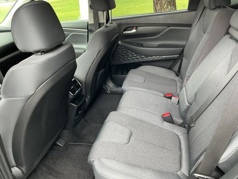 Used 2019 Hyundai Santa Fe SE image 17