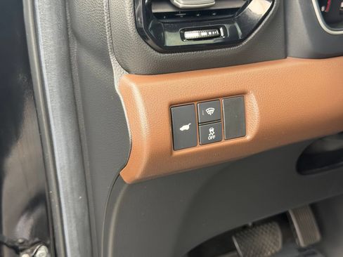 Used 2025 Honda Pilot Elite image 16