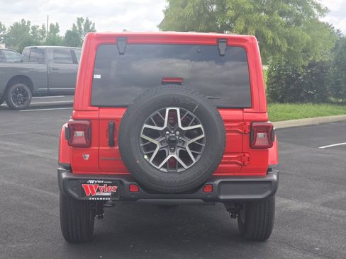 New 2025 Jeep Wrangler Sahara image 17