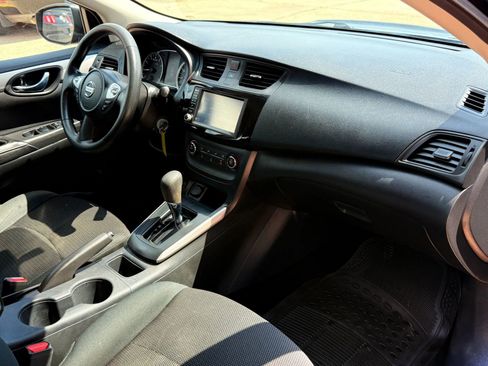 Used 2019 Nissan Sentra S image 40