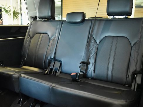 Used 2020 Ford Expedition Platinum AWD/4WD image 27