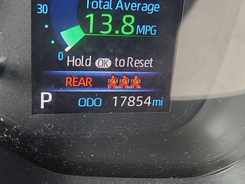 Certified 2022 Toyota Corolla Cross LE image 23