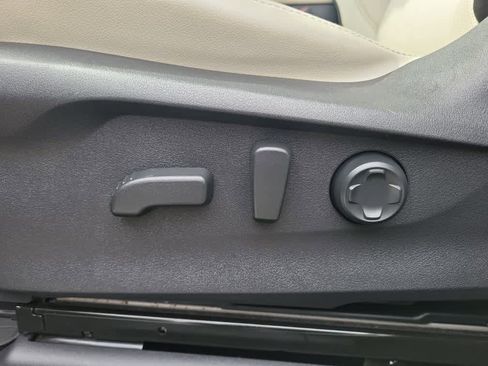 Used 2023 Subaru Ascent Limited image 23