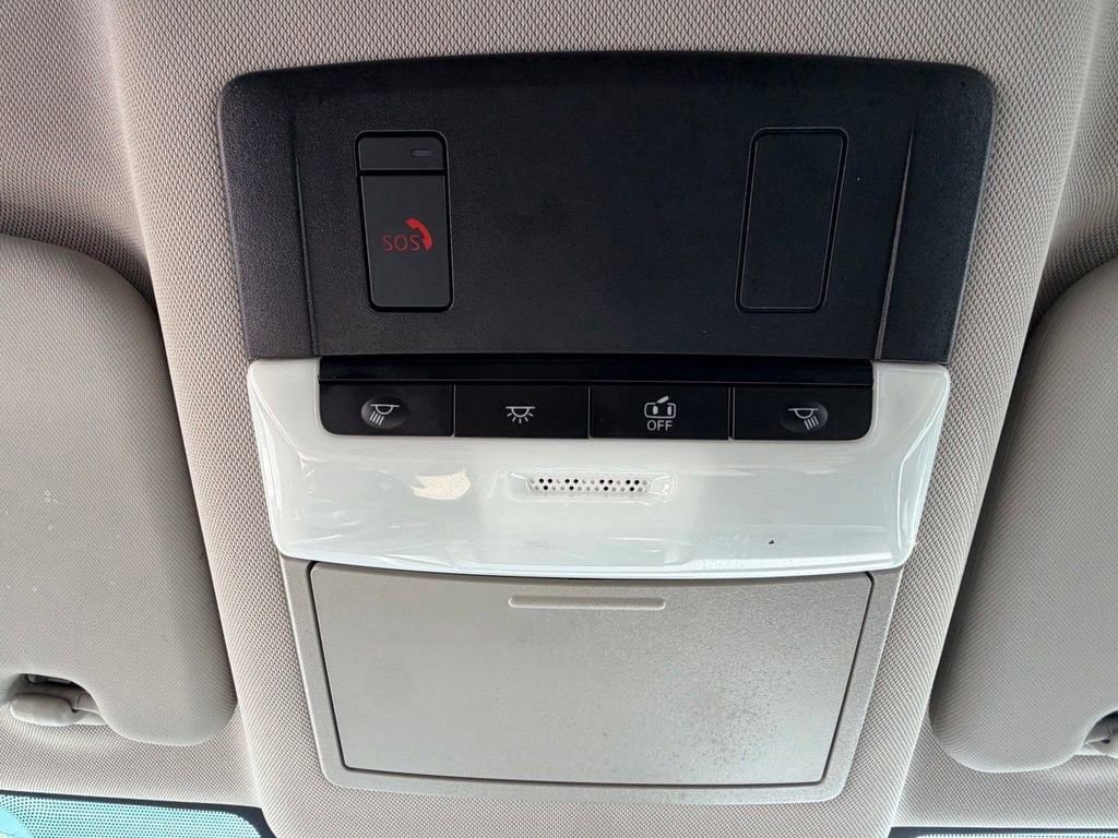 Used 2025 Nissan Rogue SV FWD image 30