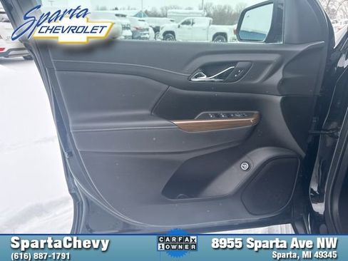 Used 2023 GMC Acadia SLE w/ Driver Convenience Package image 10