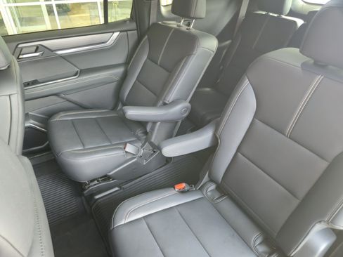 Used 2026 GMC Acadia Elevation w/ Black Edition FWD image 59