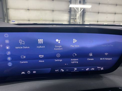 Used 2025 Buick Enclave Preferred image 36