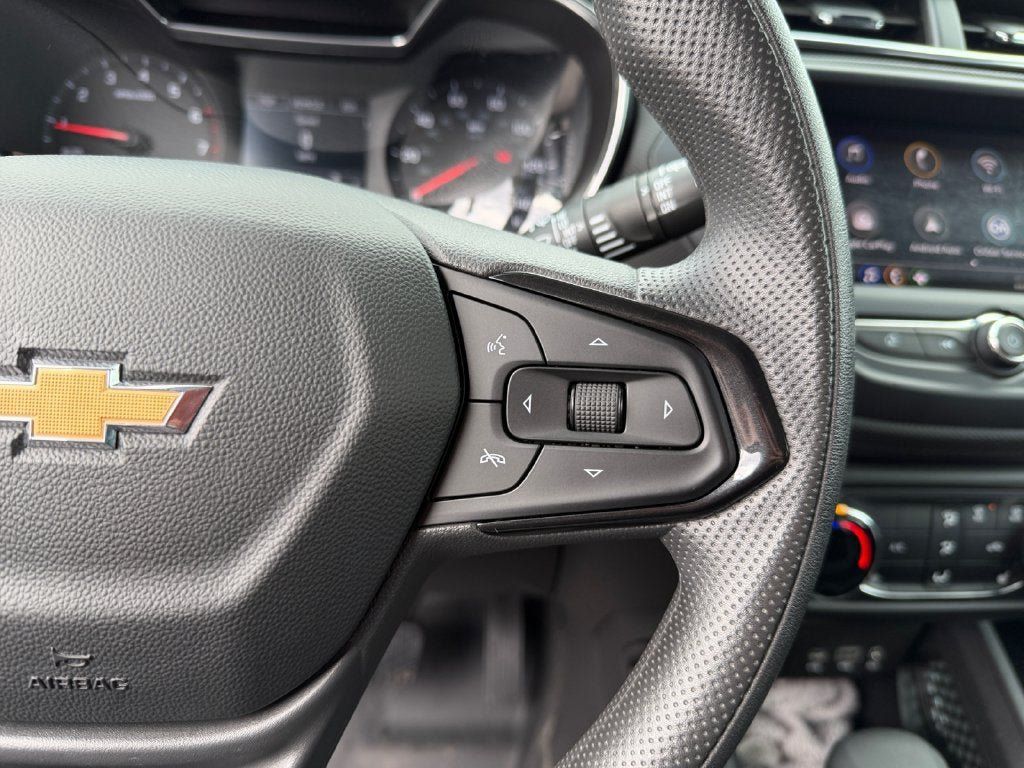 Used 2022 Chevrolet TrailBlazer LT w/ Driver Confidence Package AWD/4WD image 17