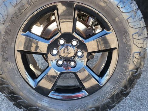 Used 2017 Chevrolet Silverado 1500 LT w/ Texas Edition RWD image 11