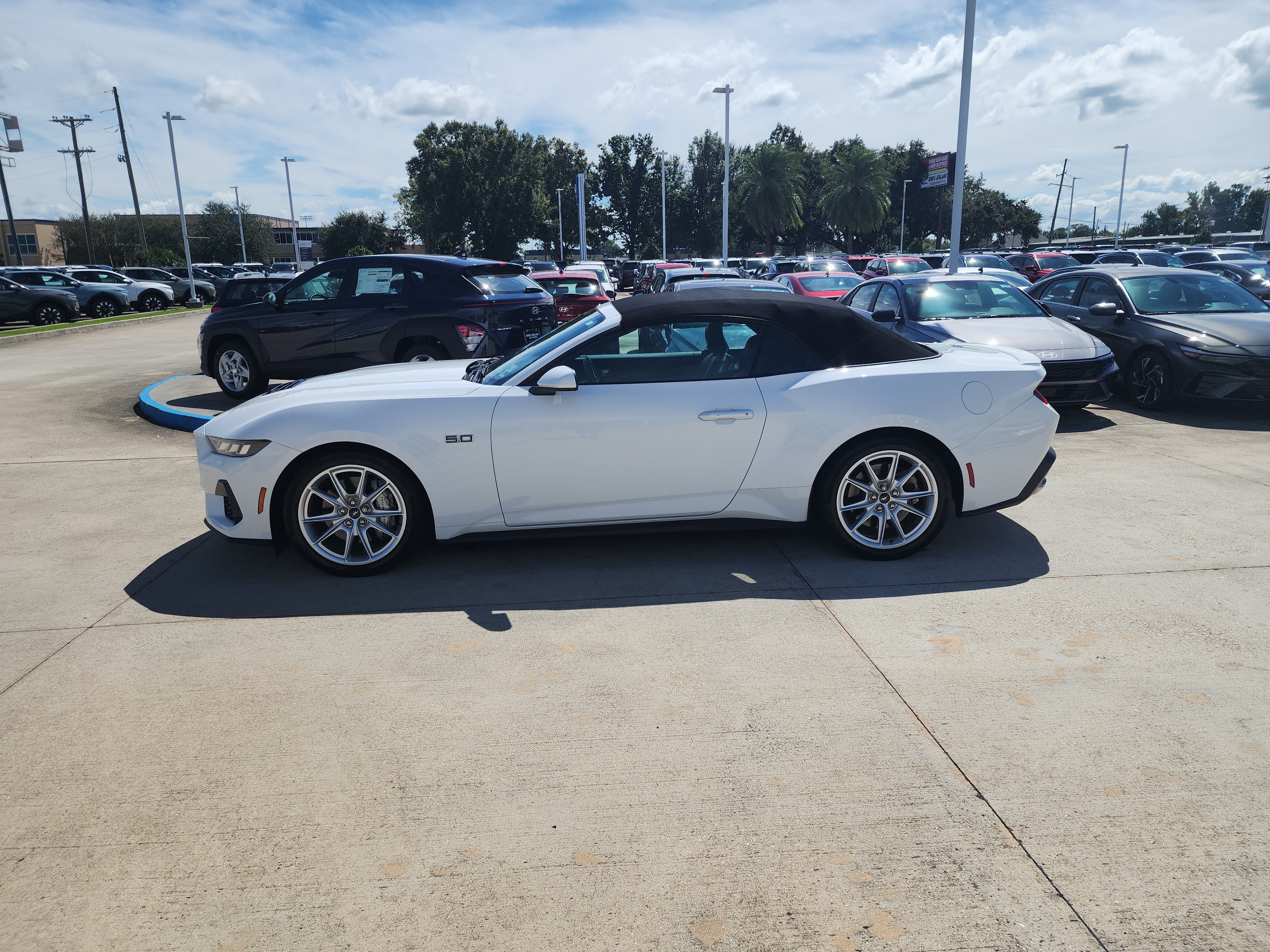 Used 2024 Ford Mustang GT Premium RWD image 4