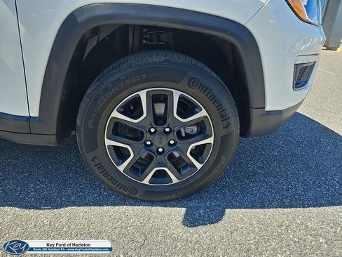 Used 2019 Jeep Compass Trailhawk AWD/4WD image 16