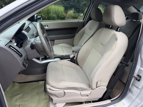 Used 2009 Ford Focus SES FWD image 11