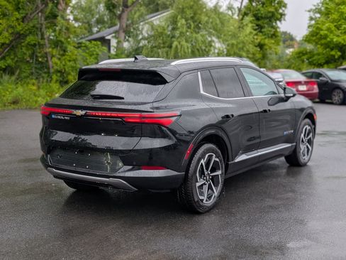 New 2025 Chevrolet Equinox EV LT image 9