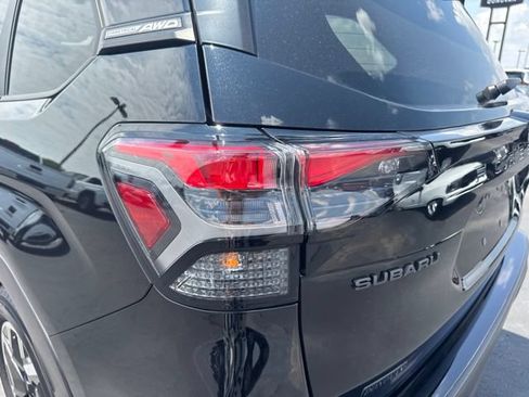Used 2025 Subaru Forester Premium AWD/4WD image 25