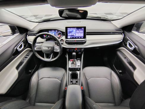 Used 2022 Jeep Compass Limited image 2