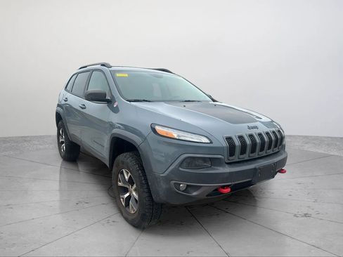 Used 2014 Jeep Cherokee Trailhawk w/ Leather Interior Group AWD/4WD image 11