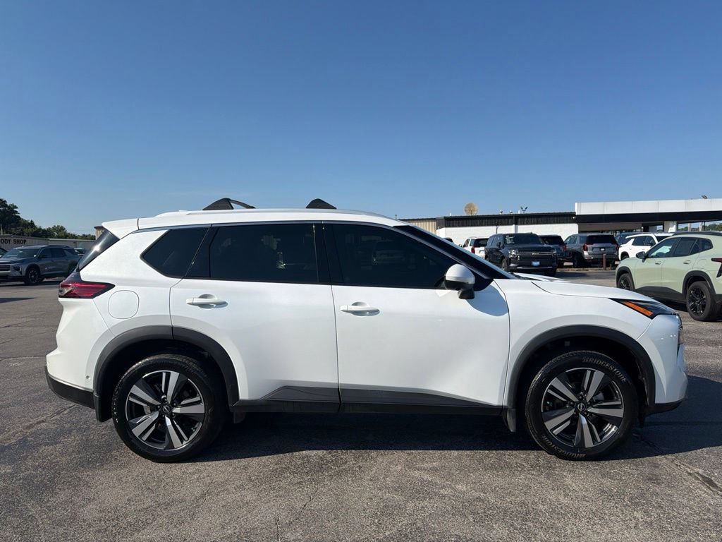 Used 2024 Nissan Rogue SL w/ SL Premium Package FWD image 2