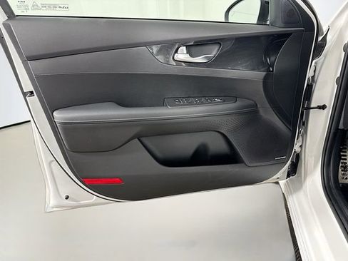 Used 2023 Kia Forte GT-Line w/ GT-Line Premium Package FWD image 13