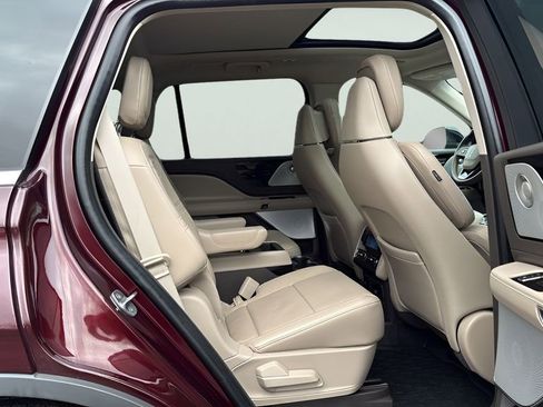 Used 2021 Lincoln Aviator Reserve w/ Equipment Group 202A image 13