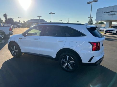 Used 2023 Kia Sorento EX w/ Panoramic Sunroof Package FWD image 18