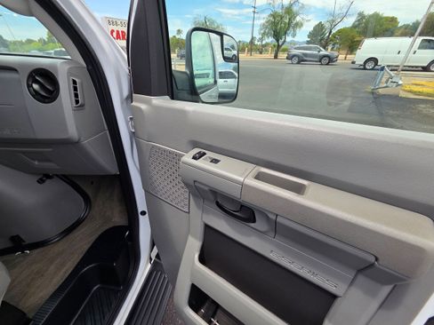 Used 2014 Ford E-350 and Econoline 350 XLT RWD image 21