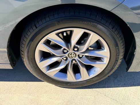 Used 2021 Toyota Avalon XLE image 14