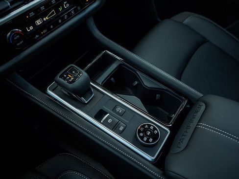 New 2025 Nissan Pathfinder SL w/ SL Premium Package image 28