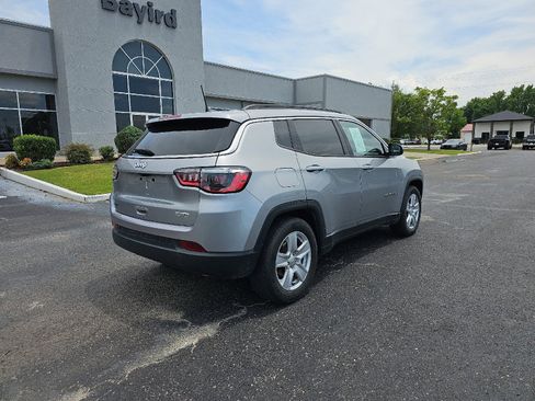 Used 2022 Jeep Compass Latitude w/ Convenience Group image 3