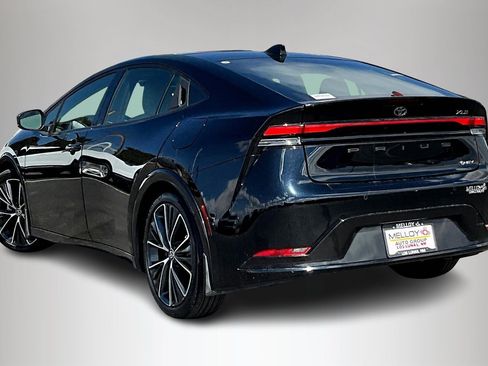 Used 2024 Toyota Prius XLE image 4