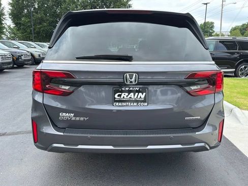 Used 2025 Honda Odyssey Touring image 7