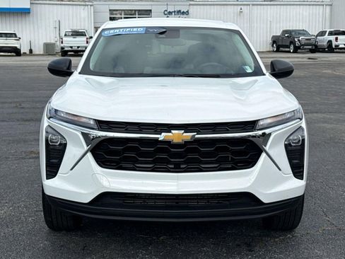 Certified 2025 Chevrolet Trax LS image 2